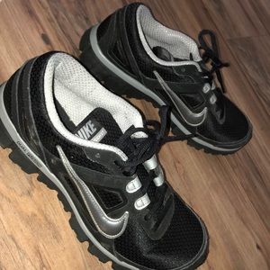 Women’s Nike shoes dual fusionst